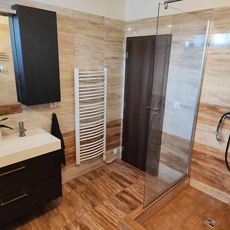 Apartman Dominika Διαμέρισμα Rovinka Εξωτερικό φωτογραφία